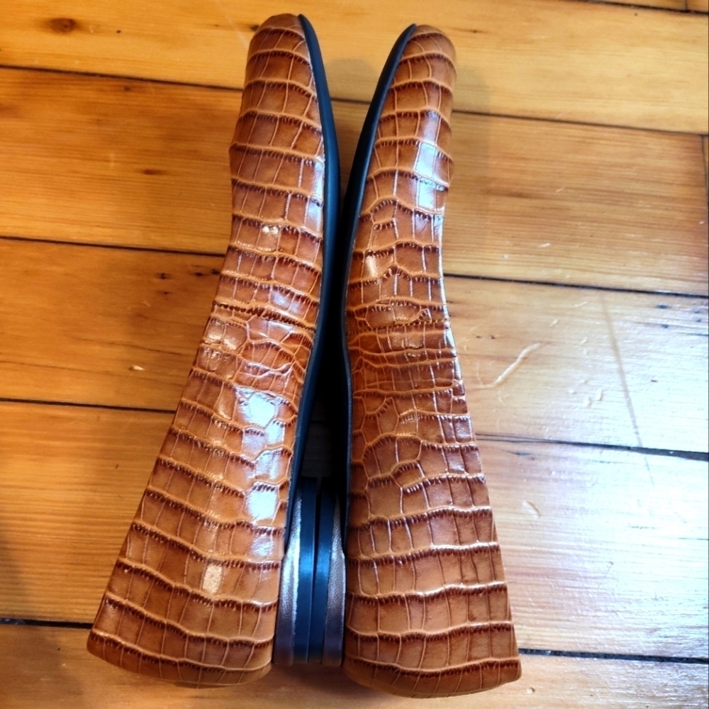 Vionic Women's Brown Crocodile-Pattern Flats - Picture 3 of 8